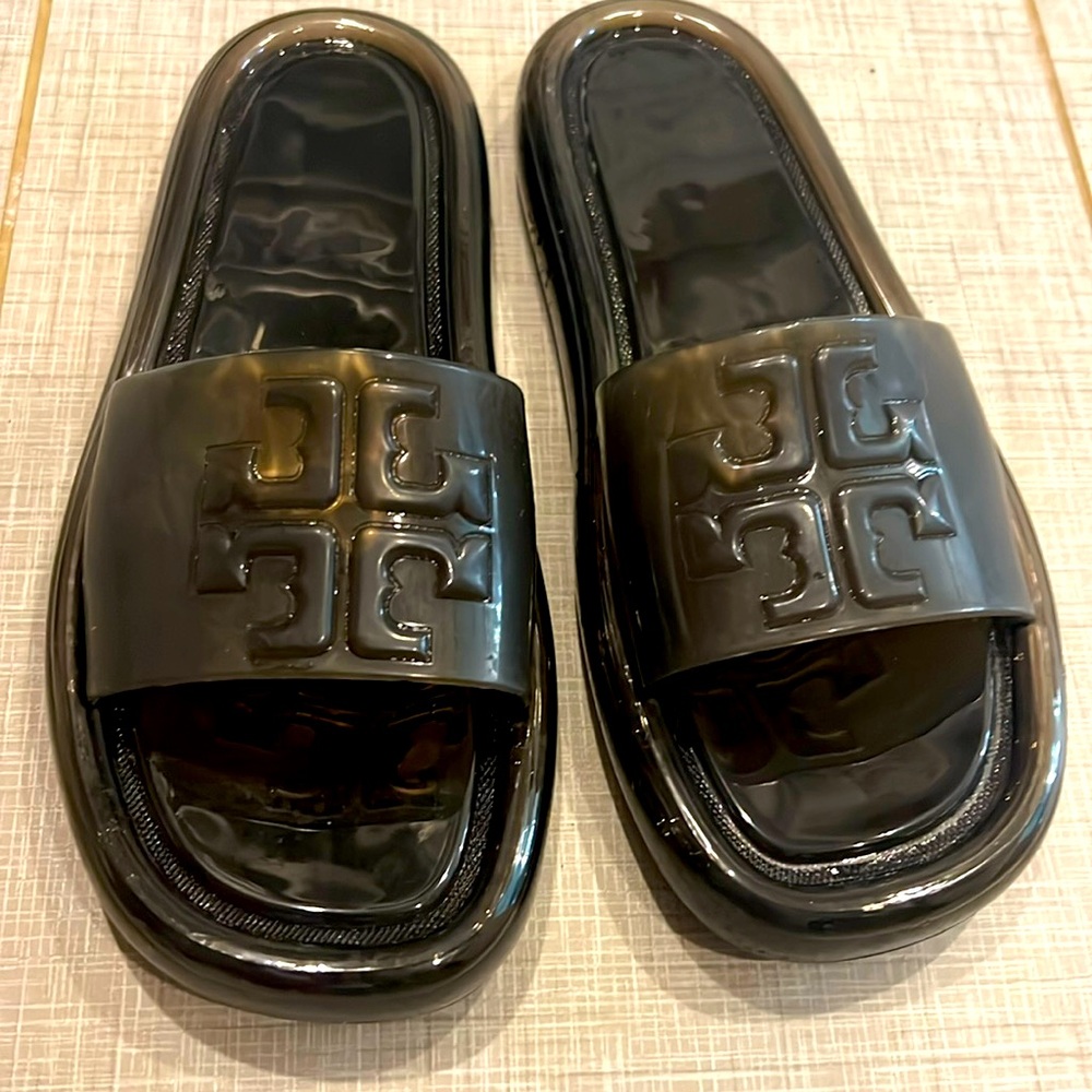 Black Tory Burch slides size 7